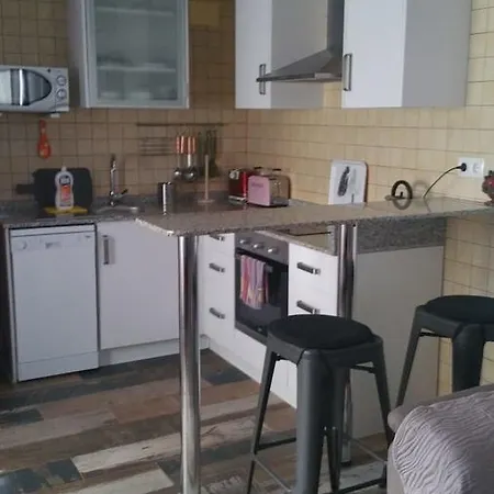 Chabola דניה